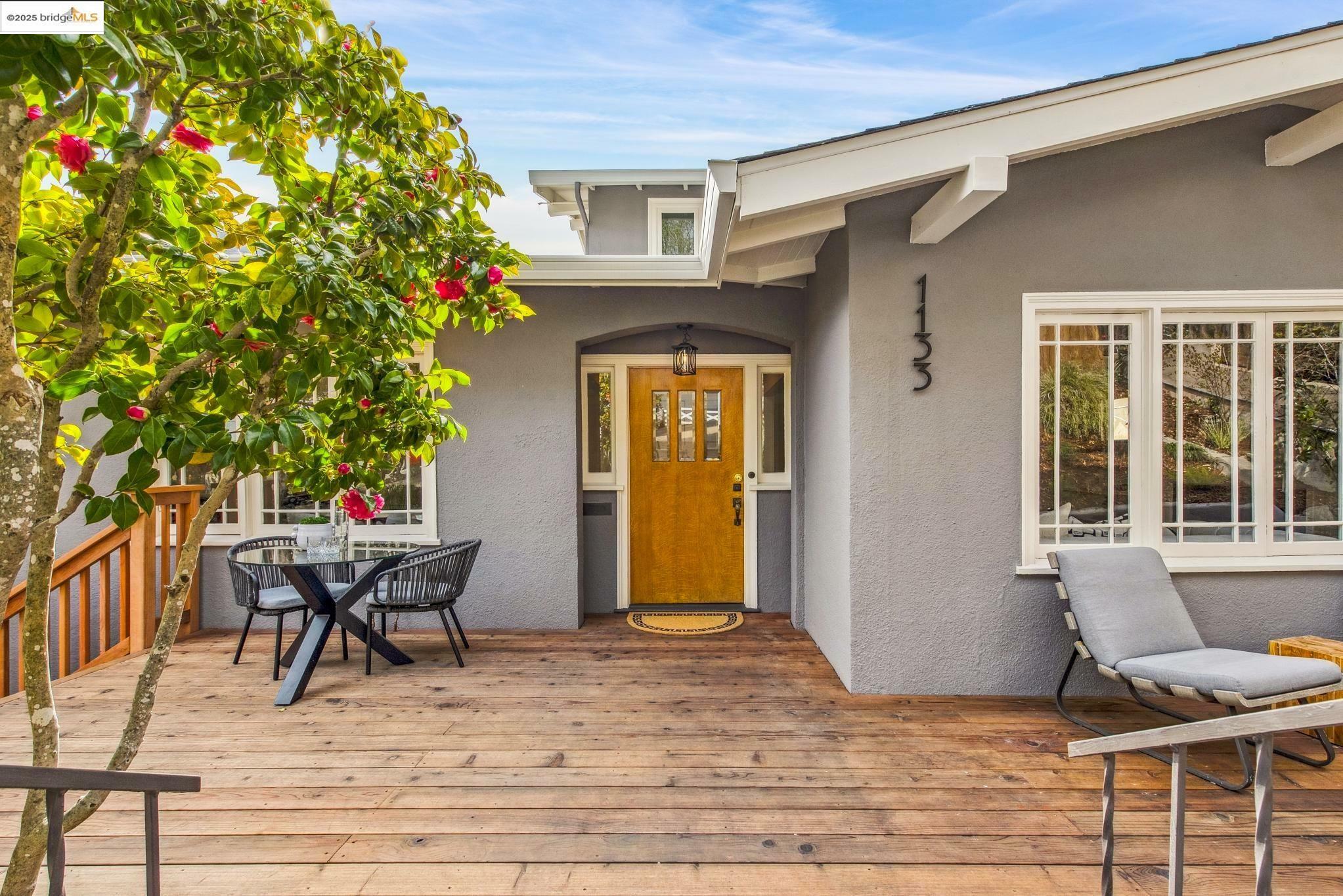 Property Photo:  1133 Wellington St  CA 94602 