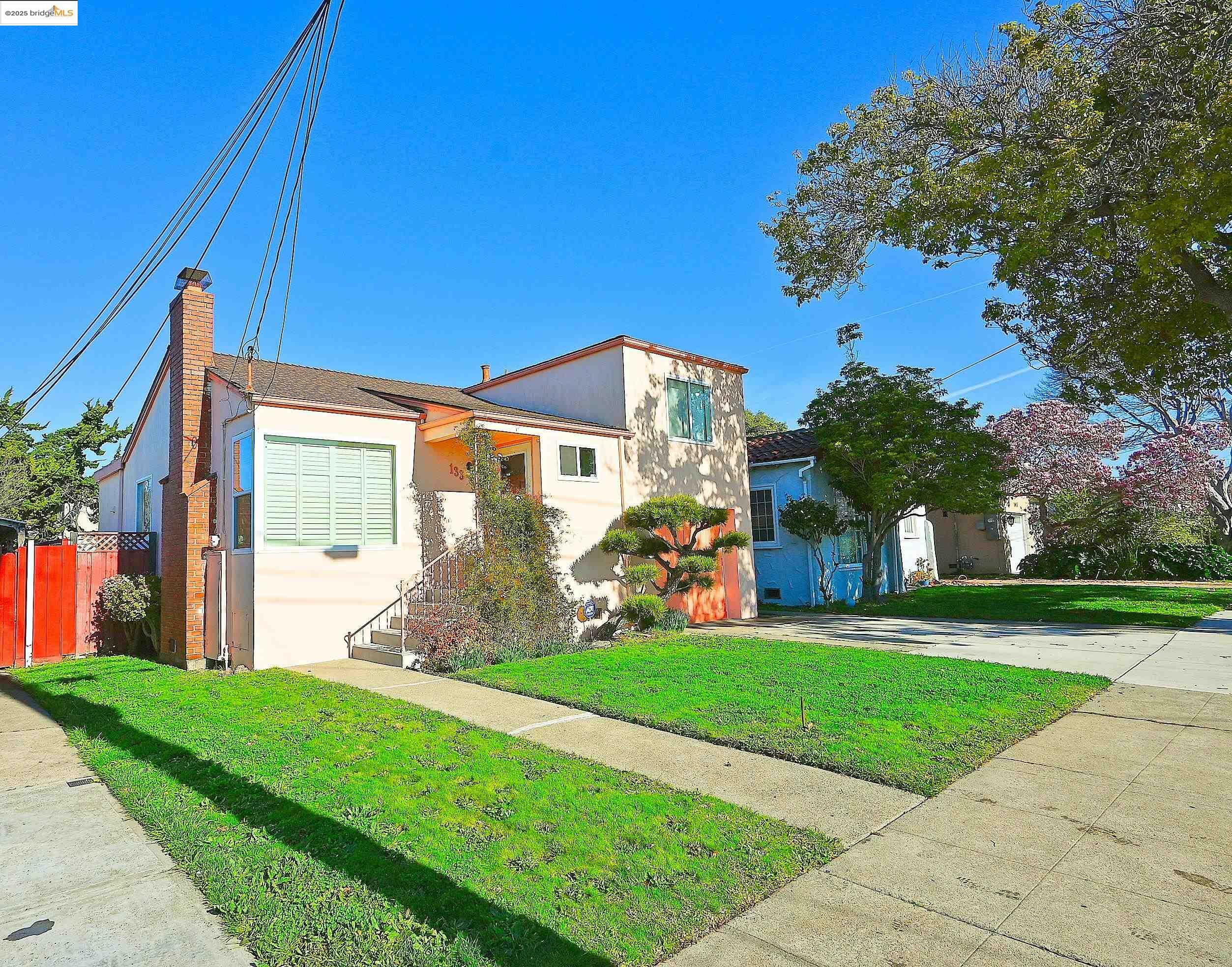 Property Photo:  133 Murdock Street  CA 94804 