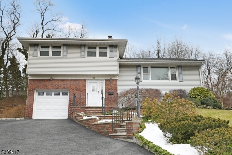 Property Photo:  152 Broadview Ter  NJ 07652 