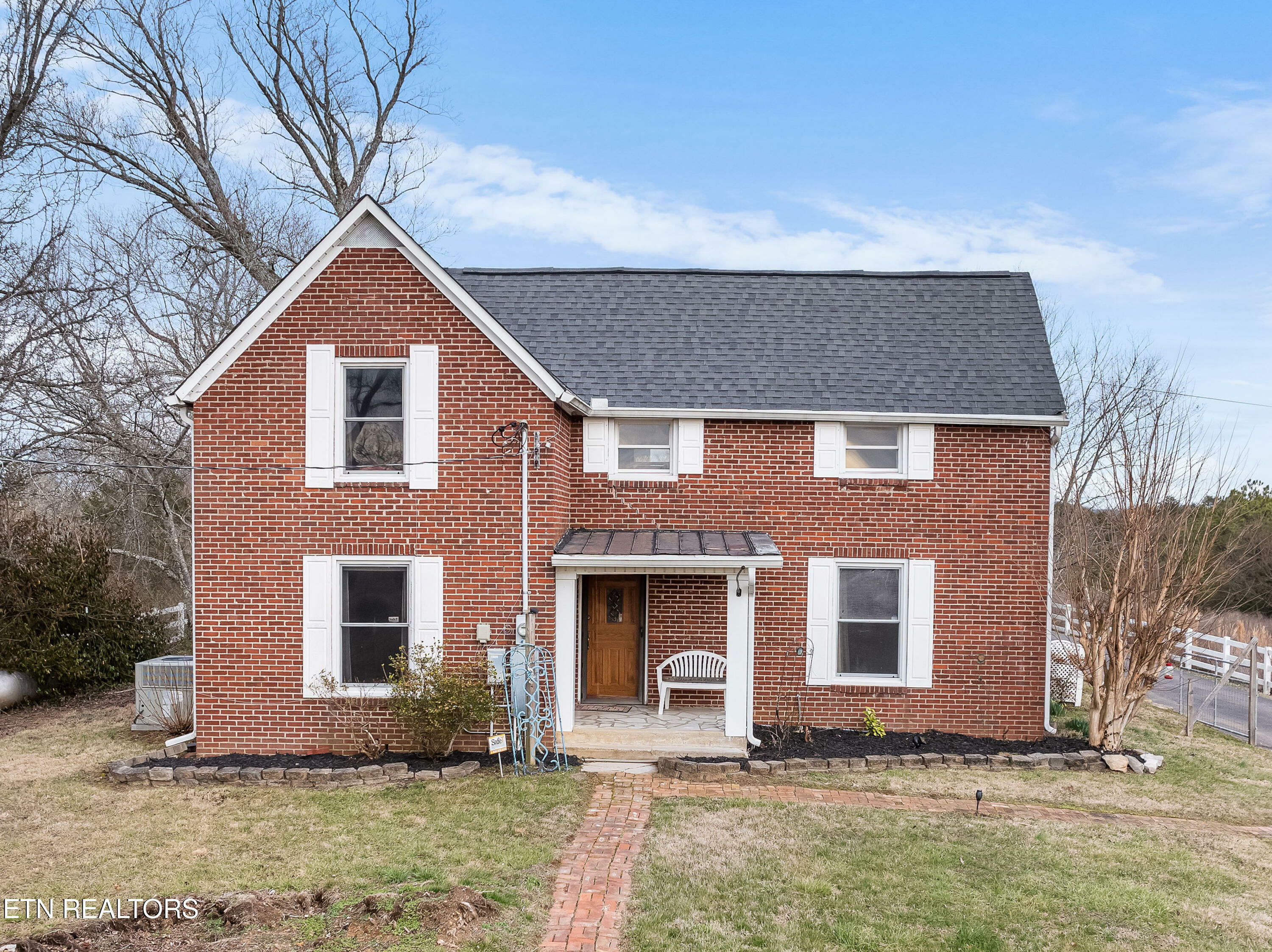 5826 Perry Rd  Knoxville TN 37914 photo