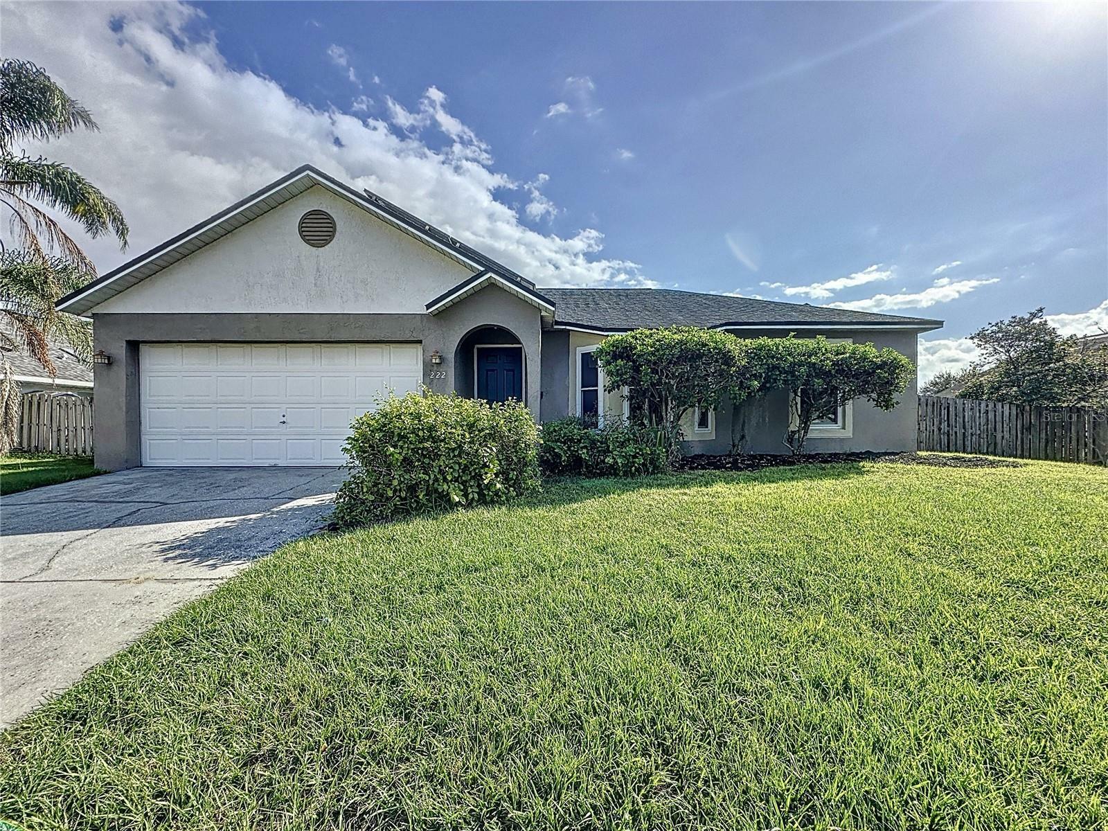 Property Photo:  222 Bent Oak Loop  FL 33837 