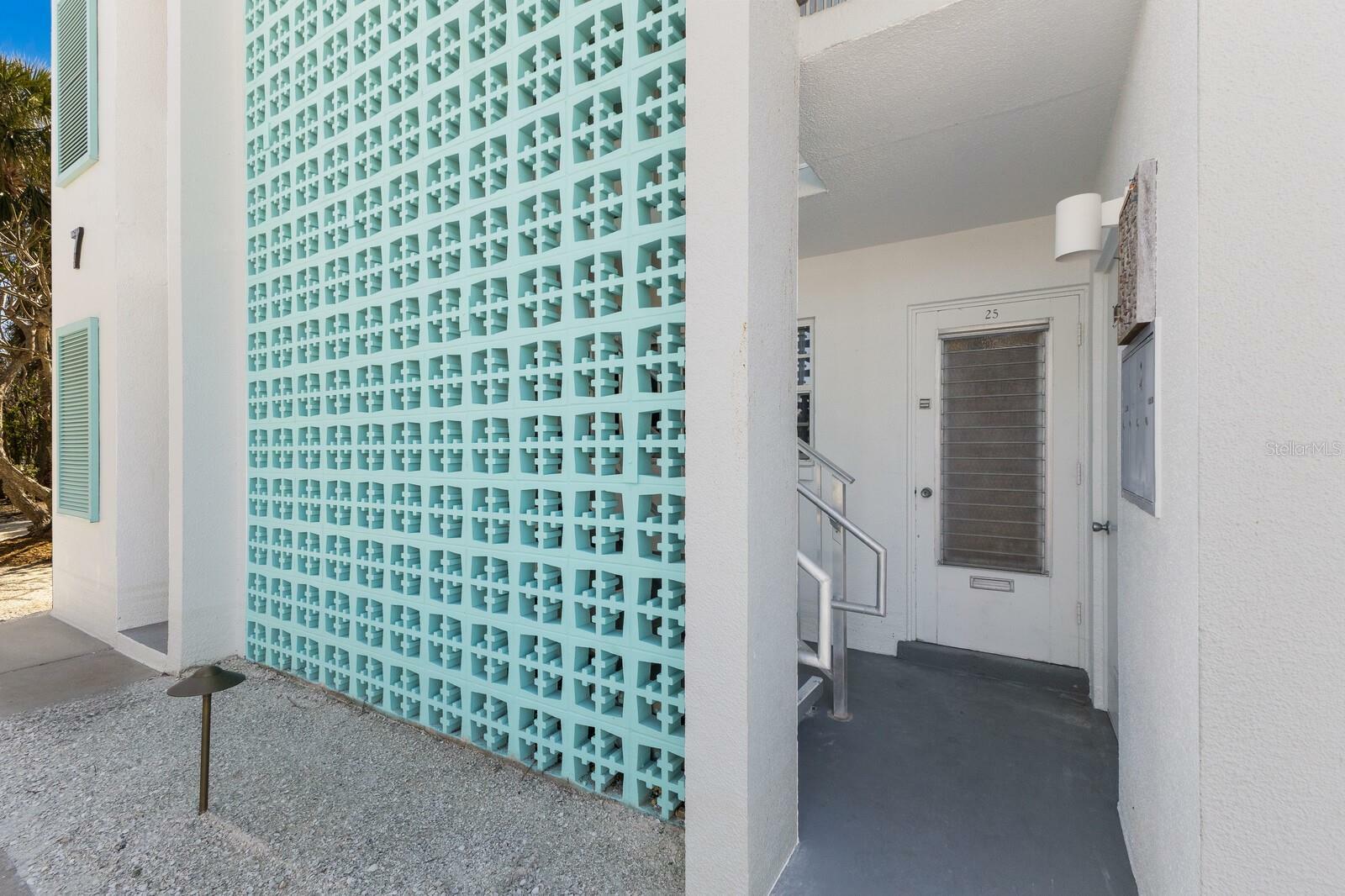 Property Photo:  5400 Gulf Drive 25  FL 34217 