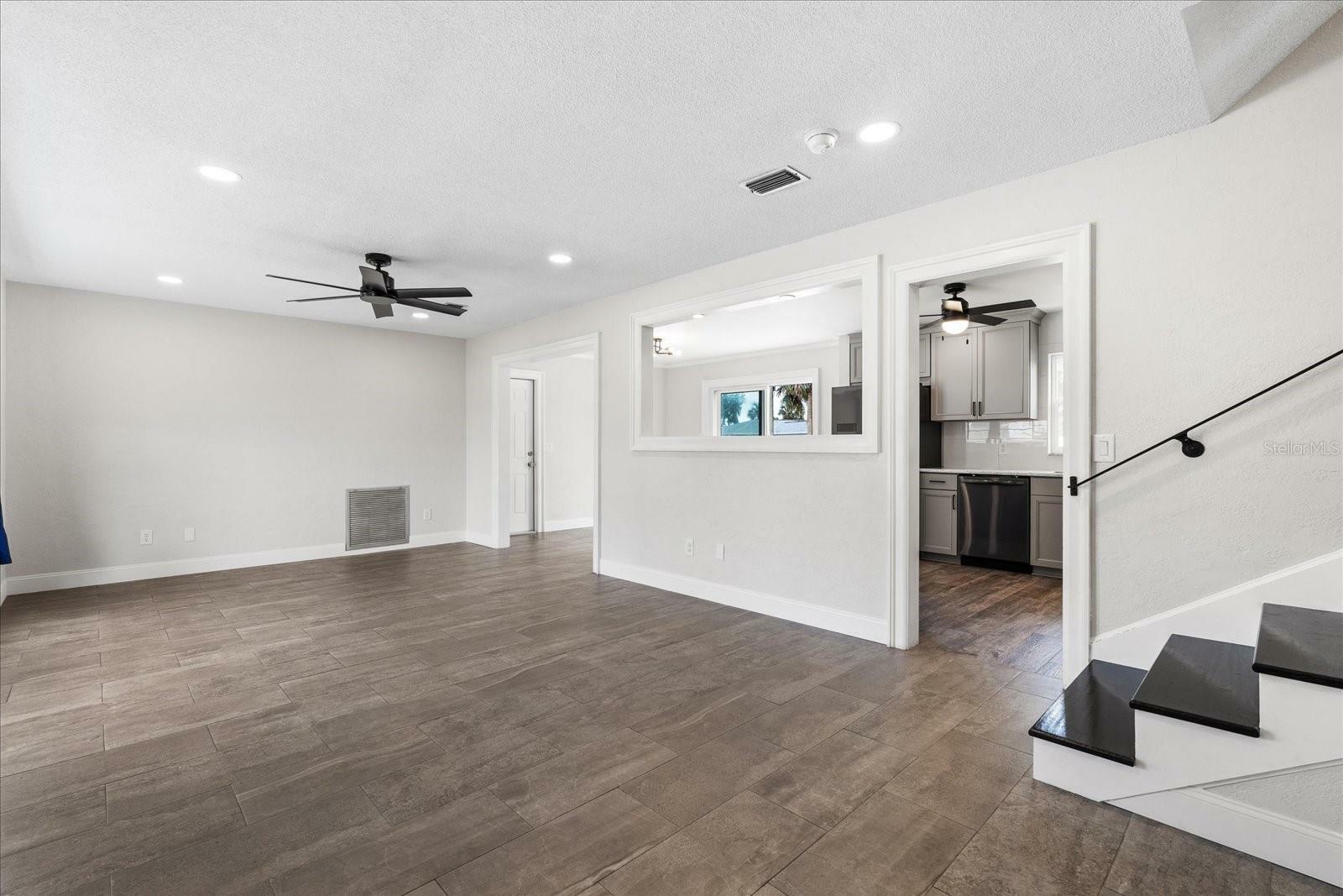 Property Photo: 40 Juniper Drive FL 32176