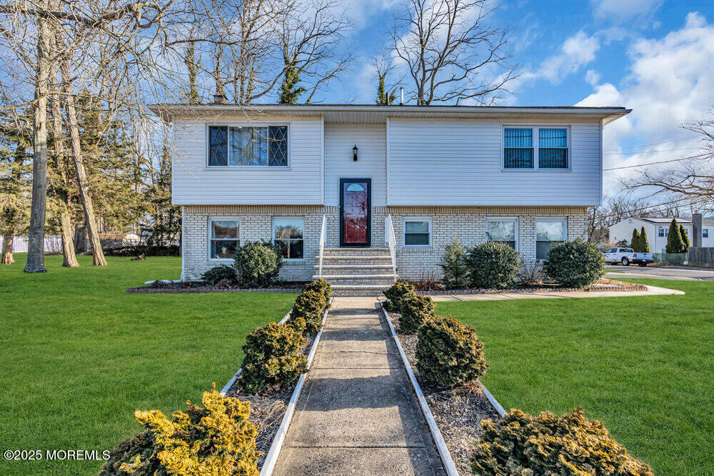 Property Photo:  12 Golfview Drive  NJ 07753 