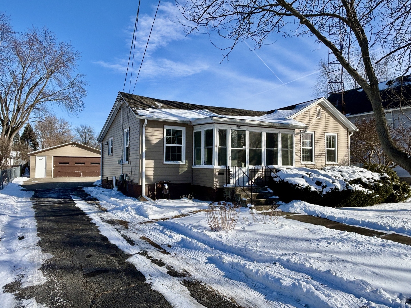 Property Photo:  1110 Union Avenue  IL 61008 