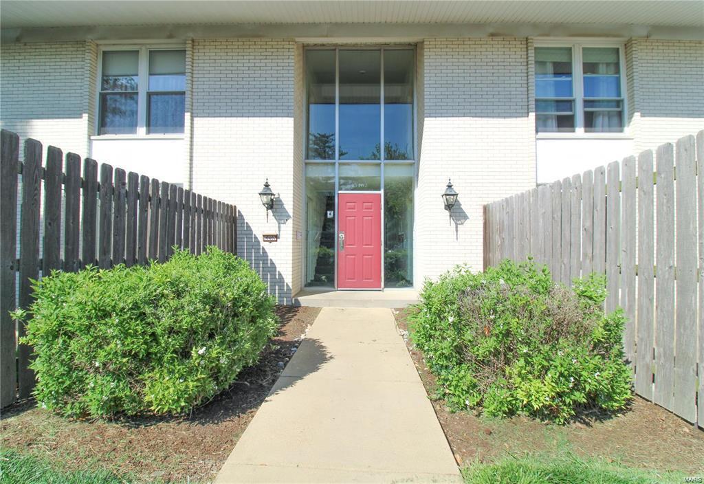 Property Photo: 10407 Briarbend Drive 3 MO 63146