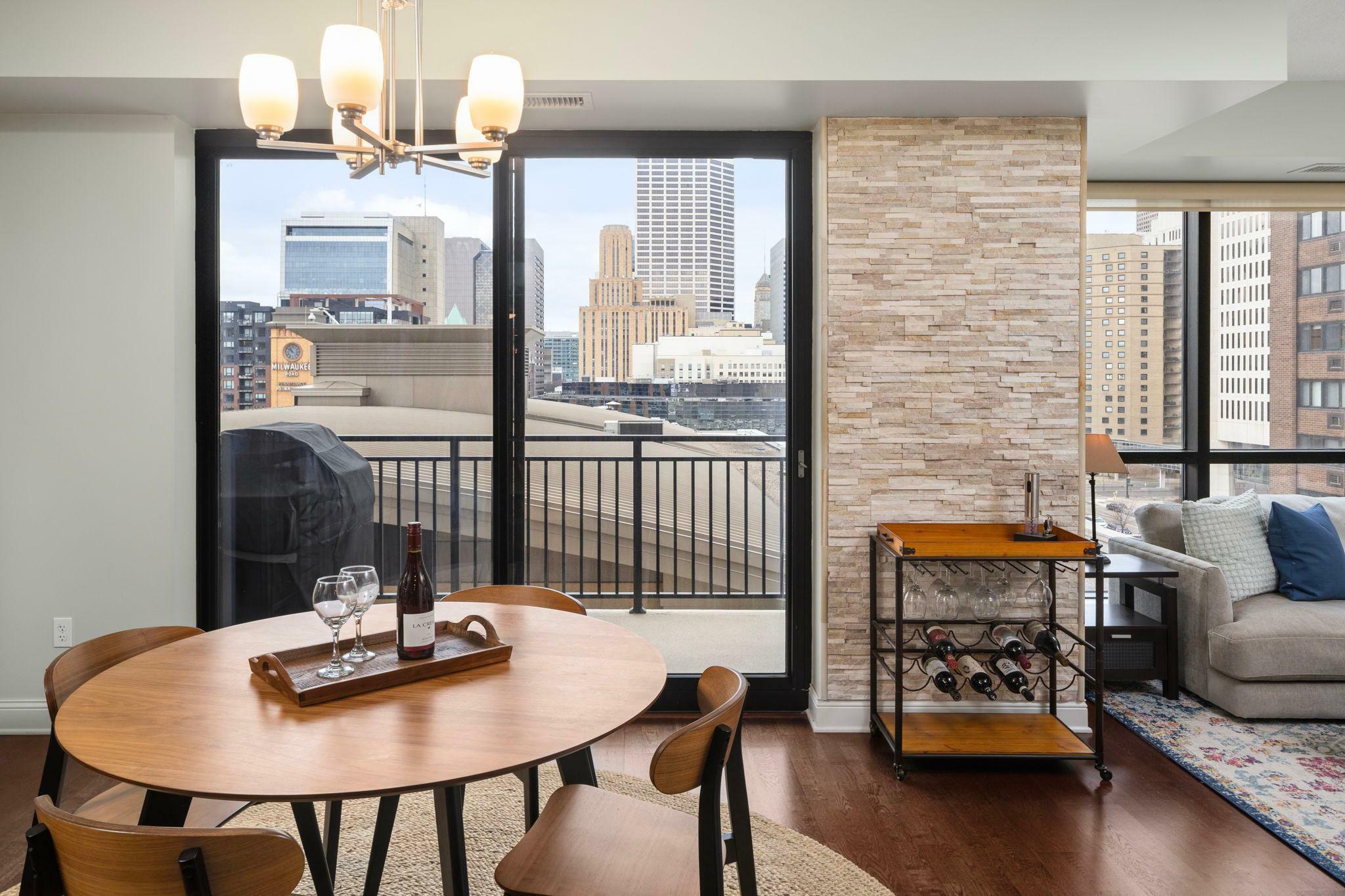 Property Photo: 100 3rd Avenue S 706 MN 55401