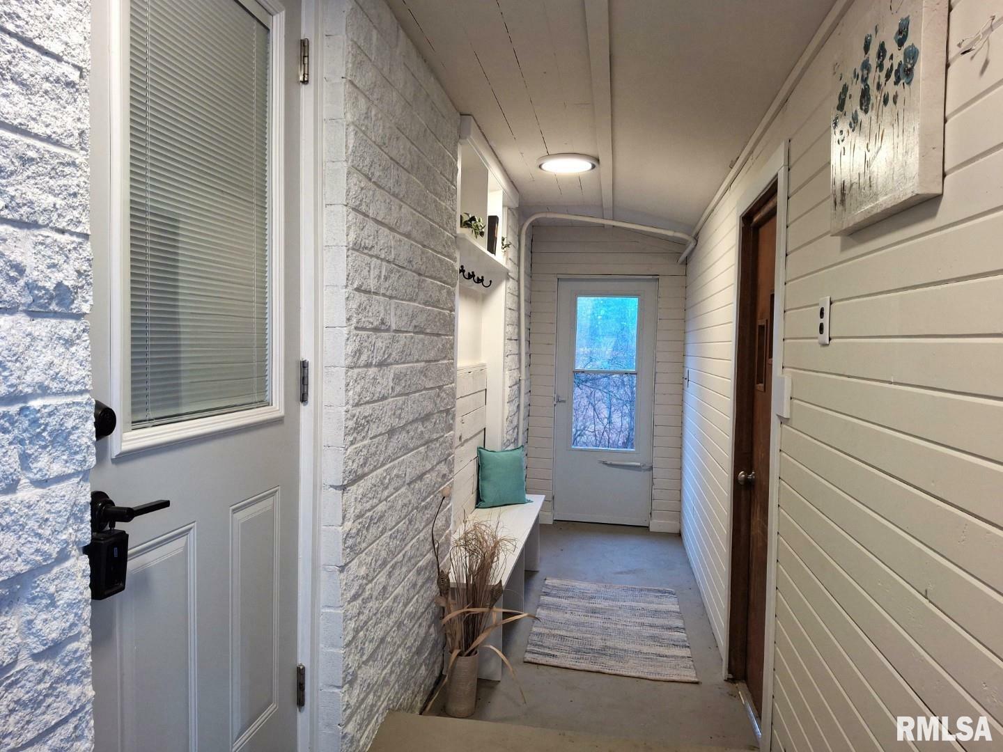 Property Photo: 300 E 4th Street IL 61563