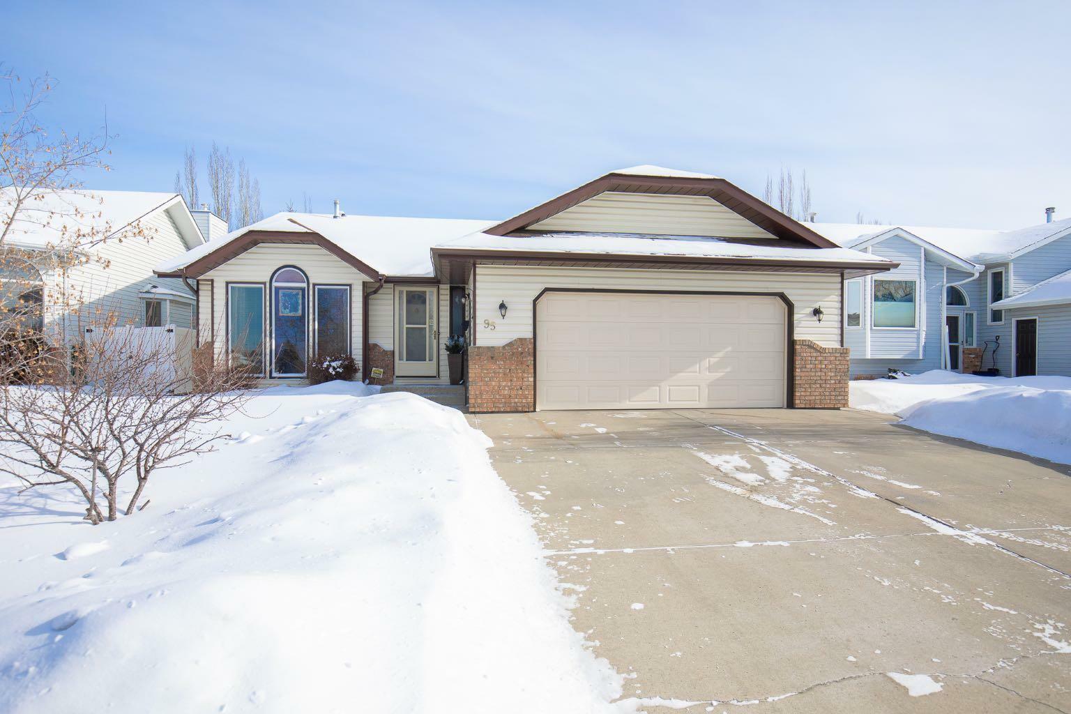 95 Davison Drive  Red Deer AB T4R 2E8 photo