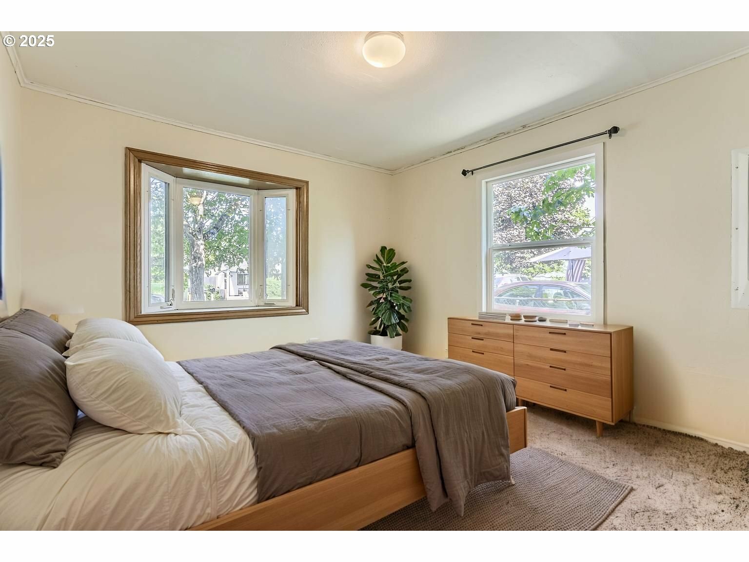 Property Photo: 9516 SE 74th Ave OR 97222