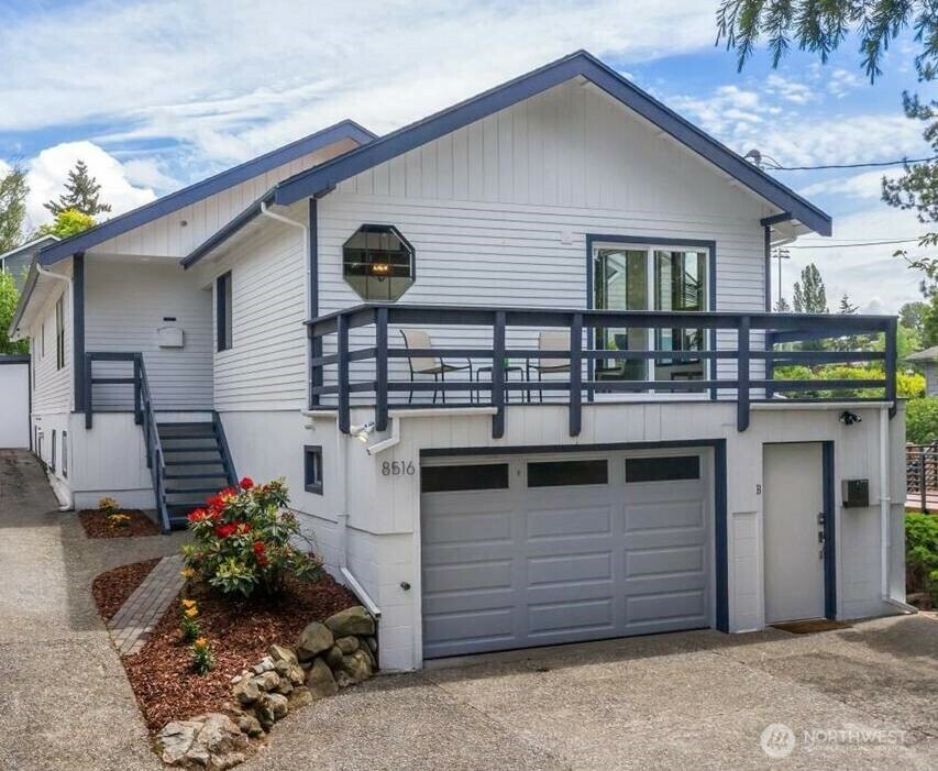 Property Photo:  8516  Wallingford Avenue N  WA 98103 