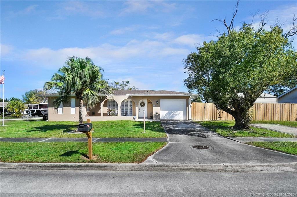 Property Photo:  835 SE Tierra Court  FL 34983 