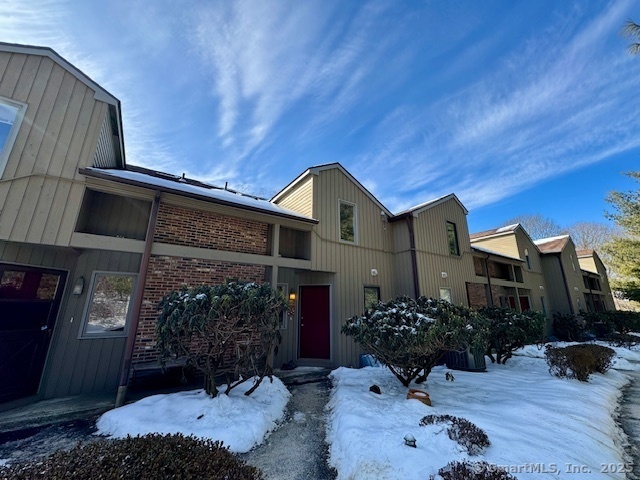Property Photo:  64 Far View Commons 64  CT 06488 