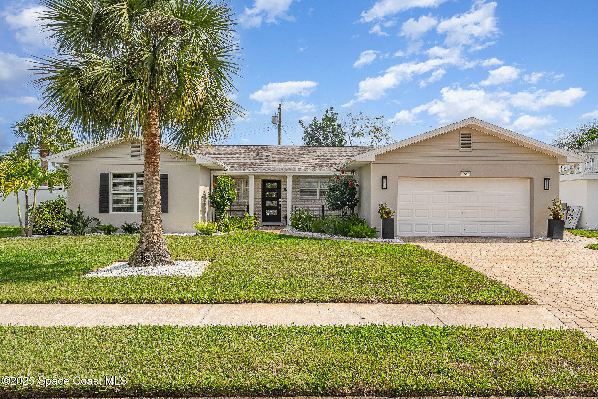 Property Photo:  225 Hedgecock Court  FL 32937 