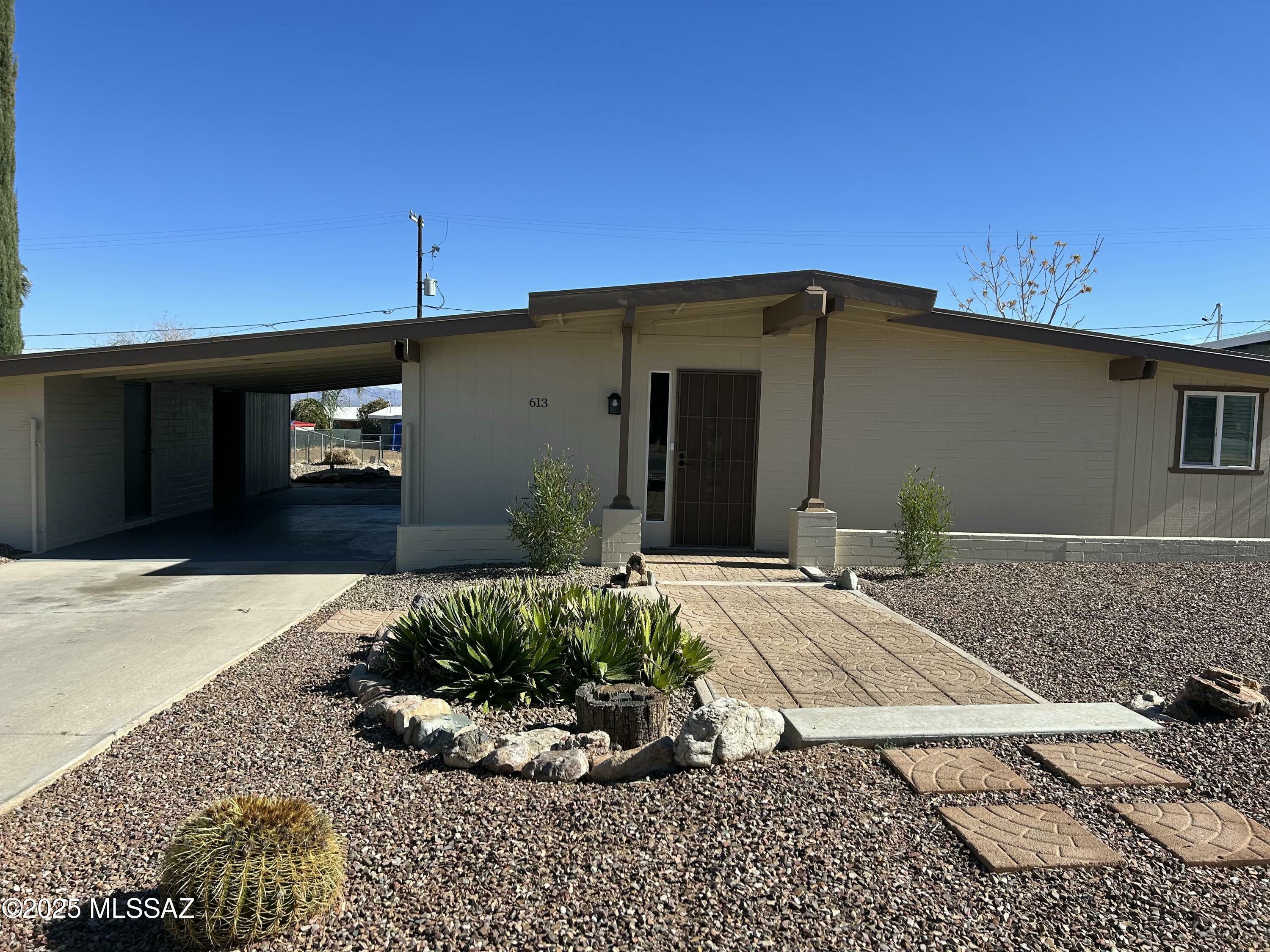 Property Photo:  613 W 2nd Avenue  AZ 85631 