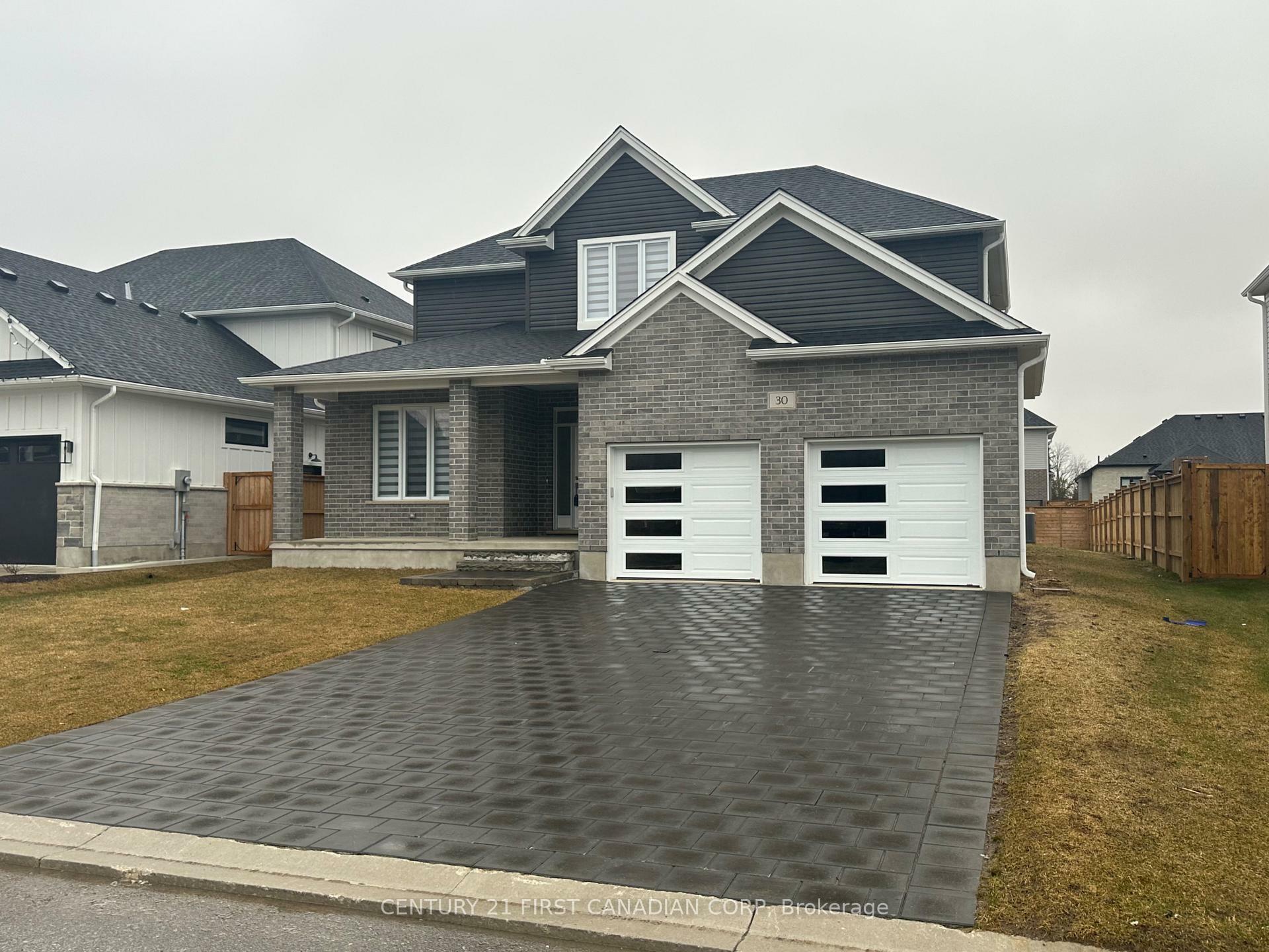 Photo de la propriété: 30 Spruce Crescent N ON N0M 2K0