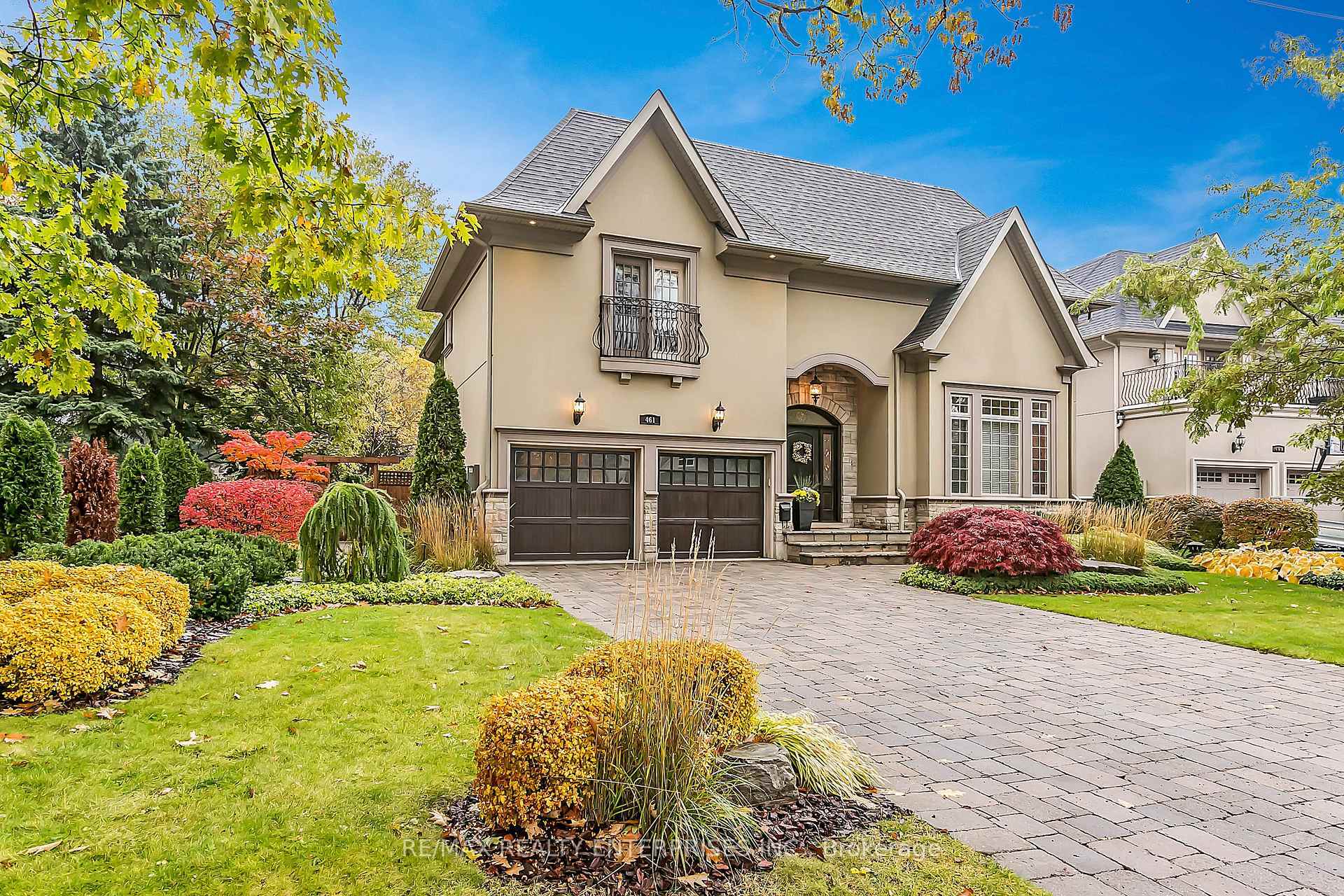Property Photo: 461 Lynd Avenue ON L5G 2L7