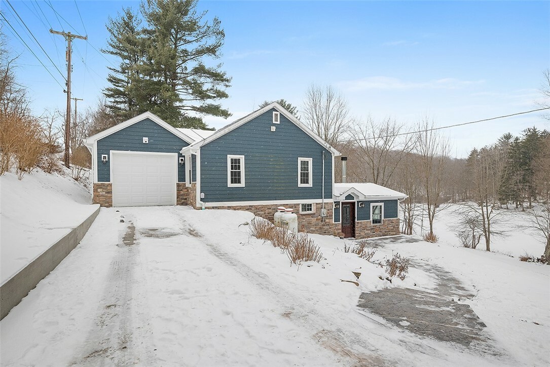 Property Photo:  204 Magill Rd  PA 16063 