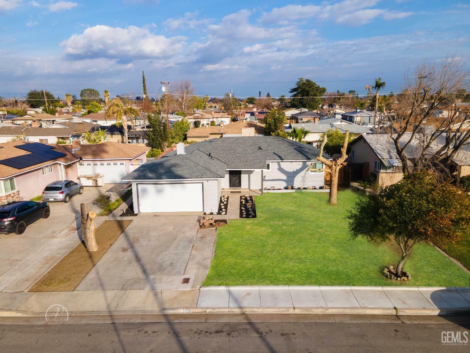 Property Photo:  1800 Hughes Lane  CA 93304 