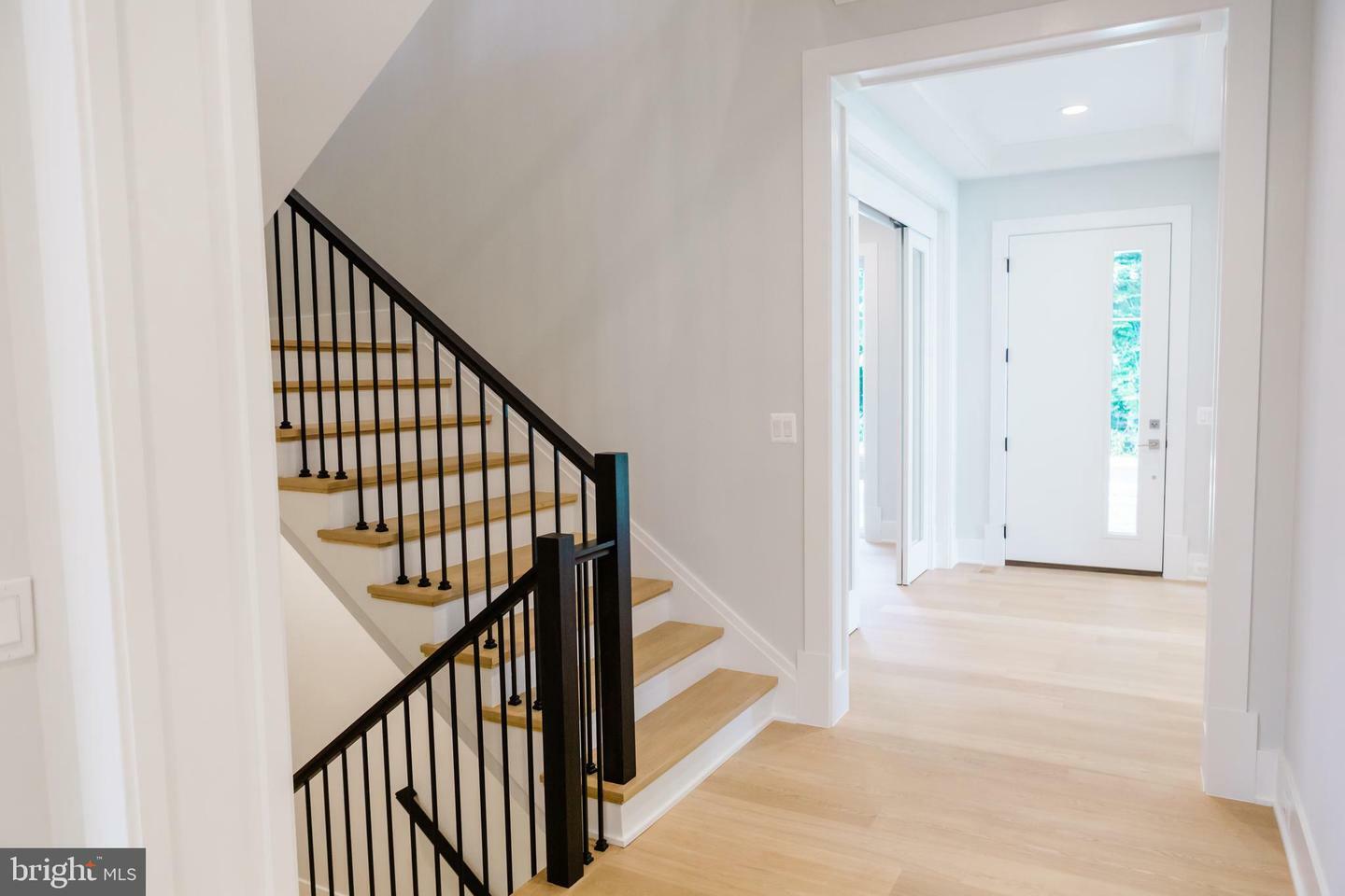 Property Photo: 4025 Travis Parkway VA 22003