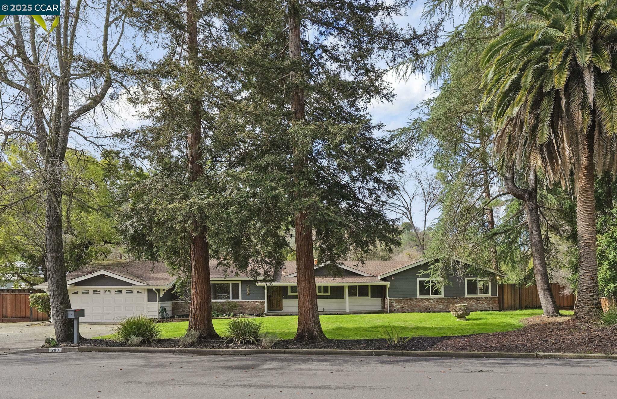 Property Photo:  209 Castle Glen Rd  CA 94595 