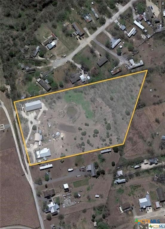 Property Photo: 414 Henk Lane TX 78666