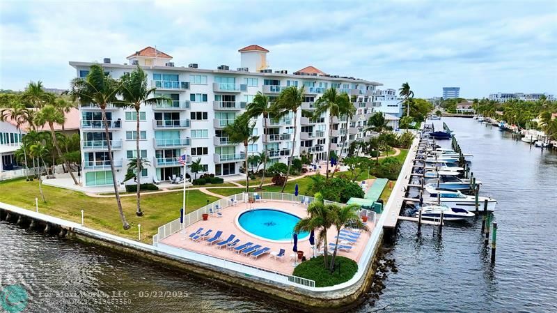 Property Photo: 140 NE 28th Avenue 307 FL 33062