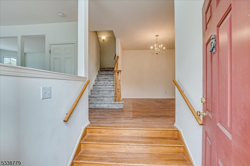 Property Photo:  24 Kentworth Ct  NJ 08822 