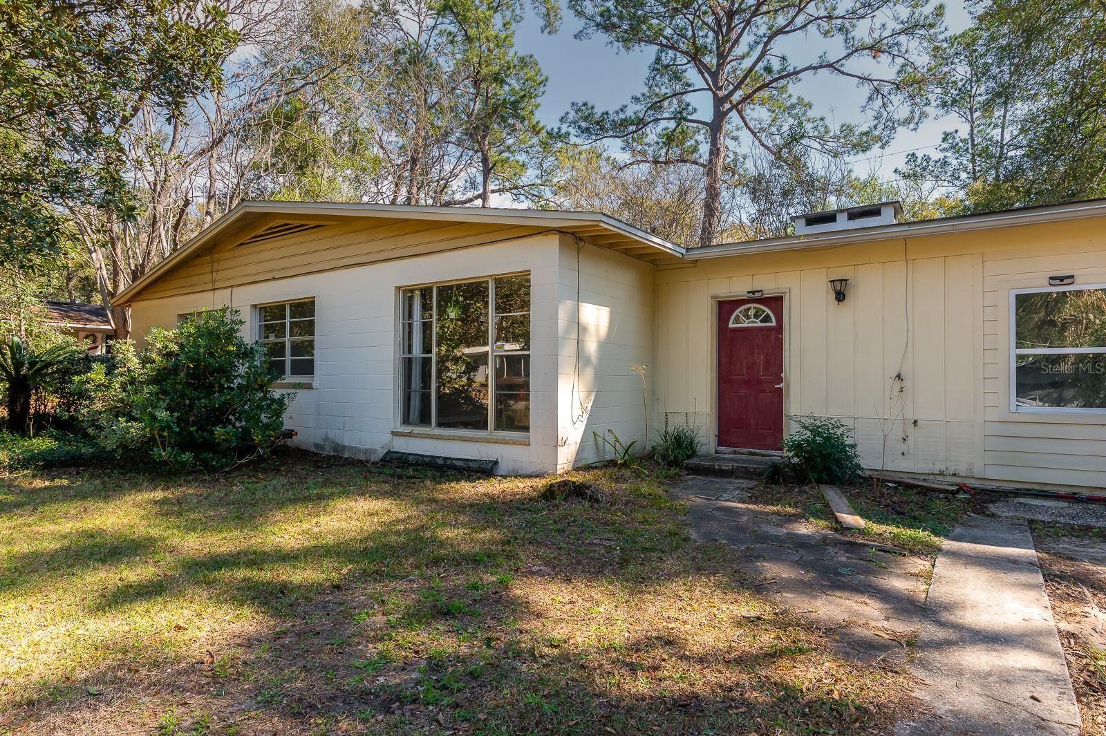 Property Photo: 207 NW 36th Drive FL 32607