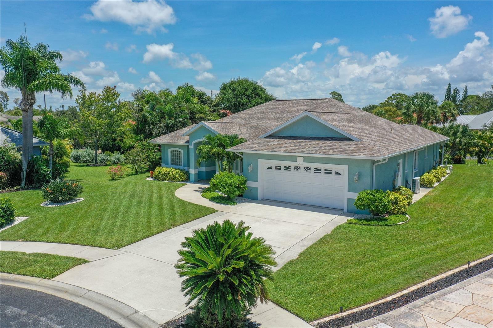 Property Photo: 213 Bayside Court FL 34275