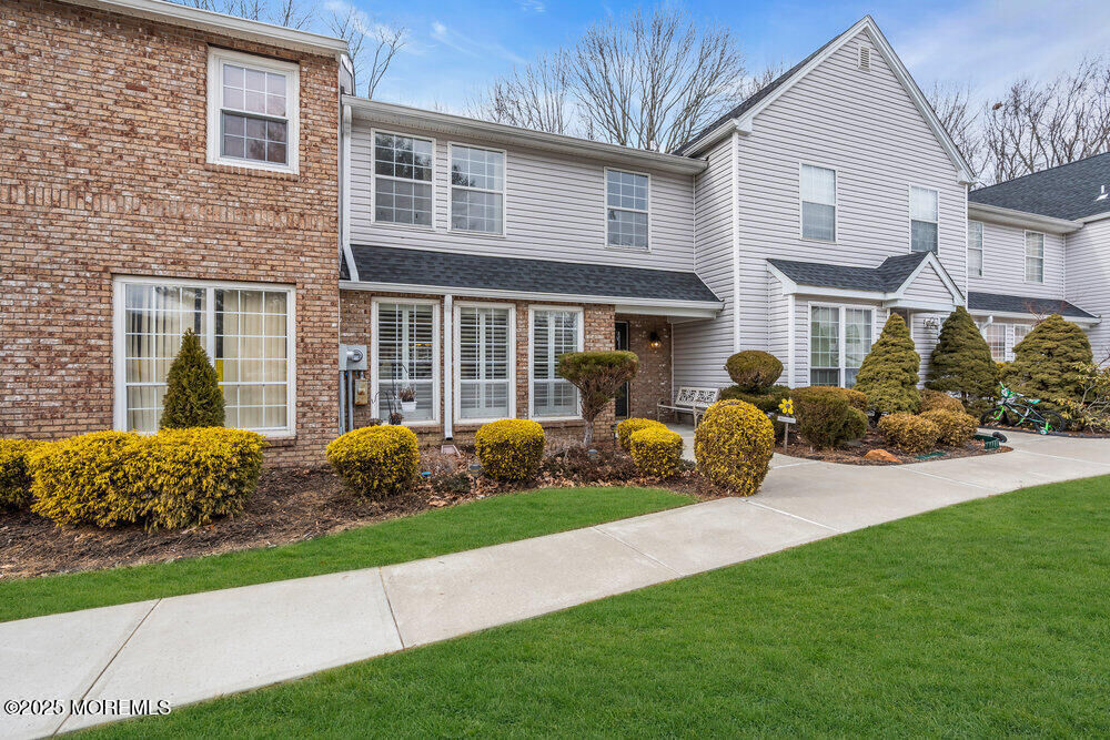 Property Photo:  84 Foxwood Place  NJ 07751 