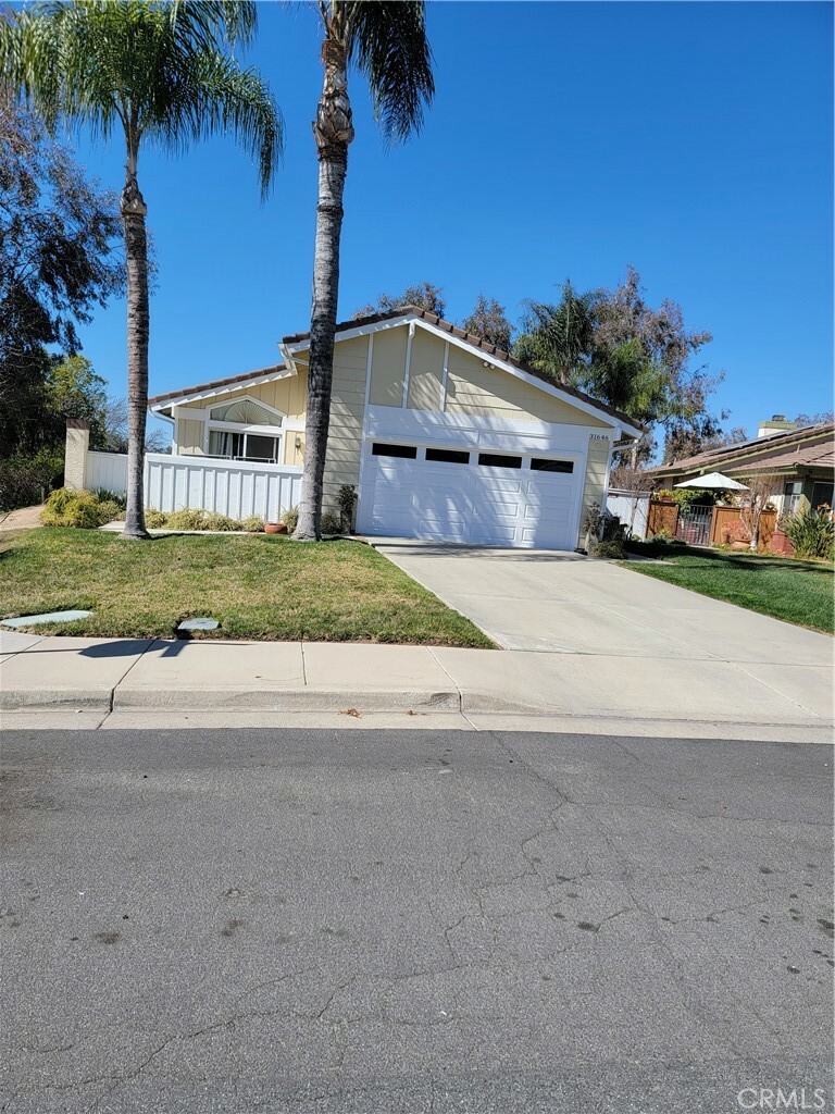 Property Photo: 31646 Corte Encinas CA 92592