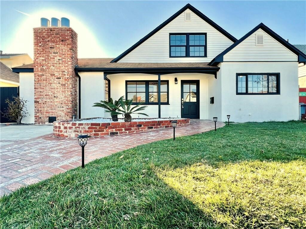 Property Photo: 18039 Faysmith Avenue CA 90504