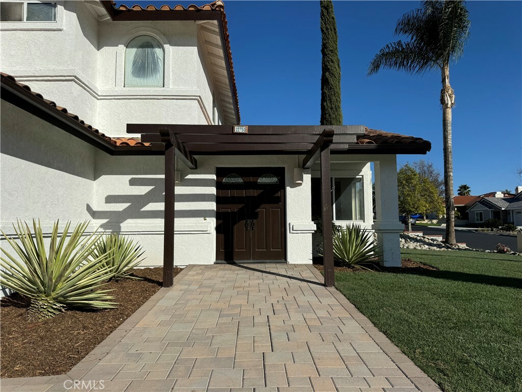 Property Photo:  22750 Cove View  CA 92587 