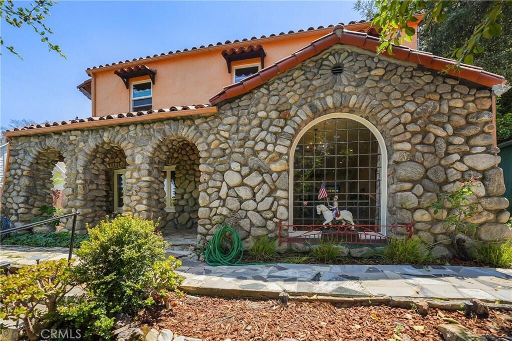 Property Photo: 11022 Fruitland Drive CA 91604