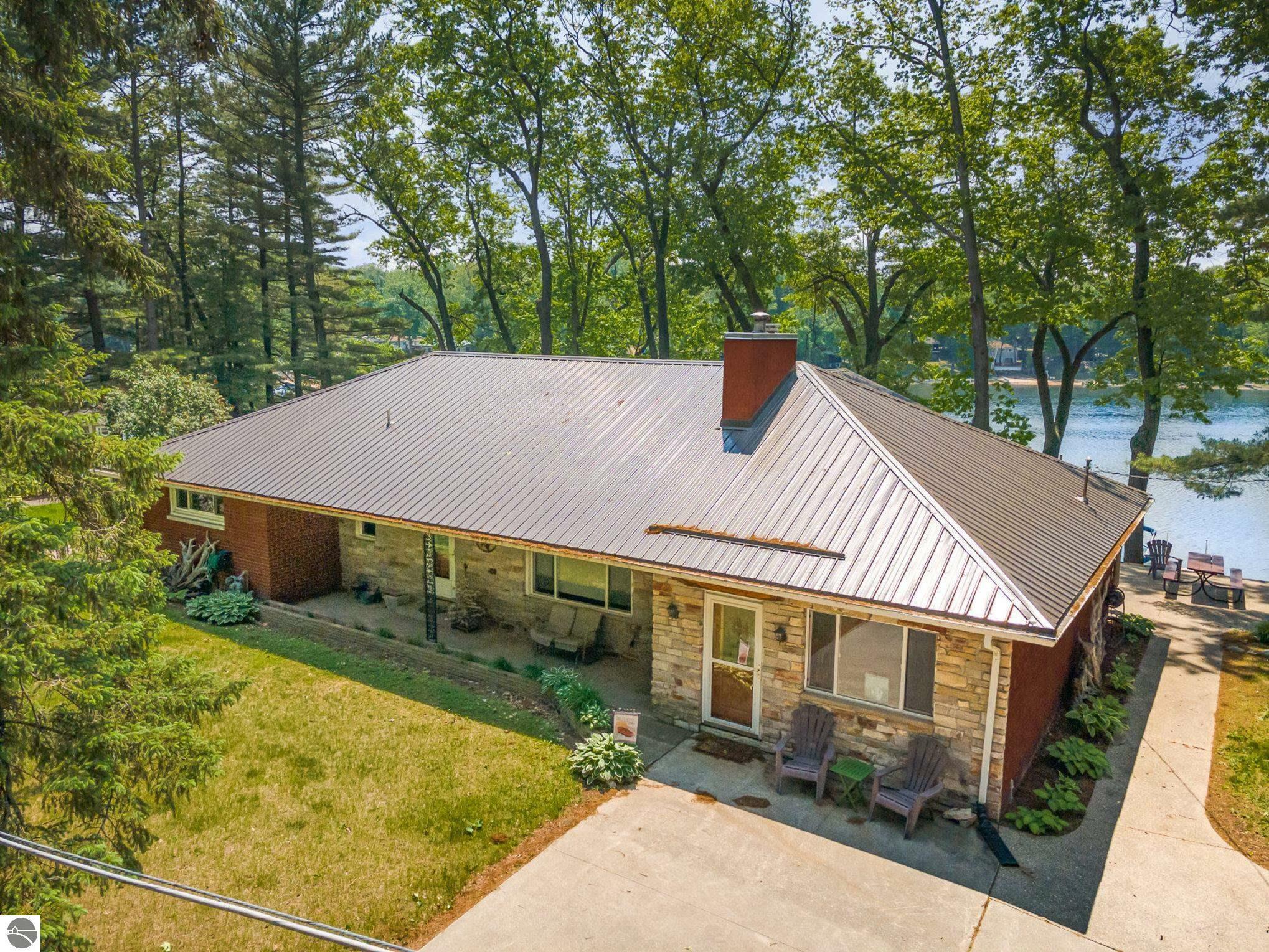 7836 W Perch Lake Drive  Lake MI 48632 photo