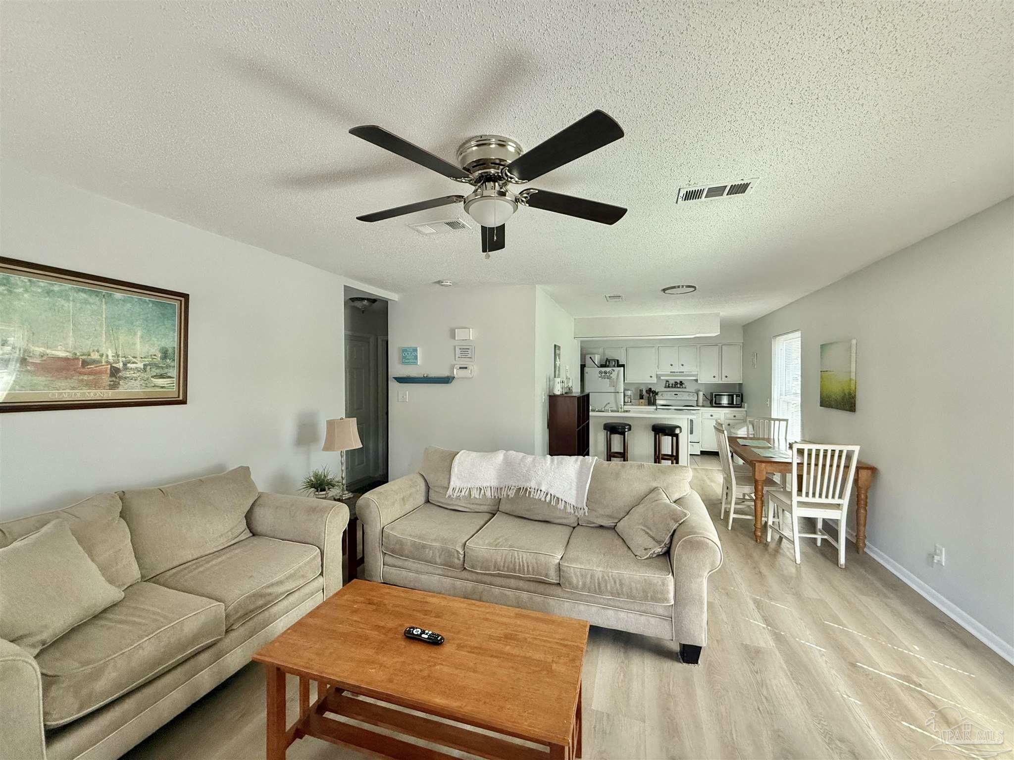 Property Photo:  3304 Kingswood Ct  FL 32514 