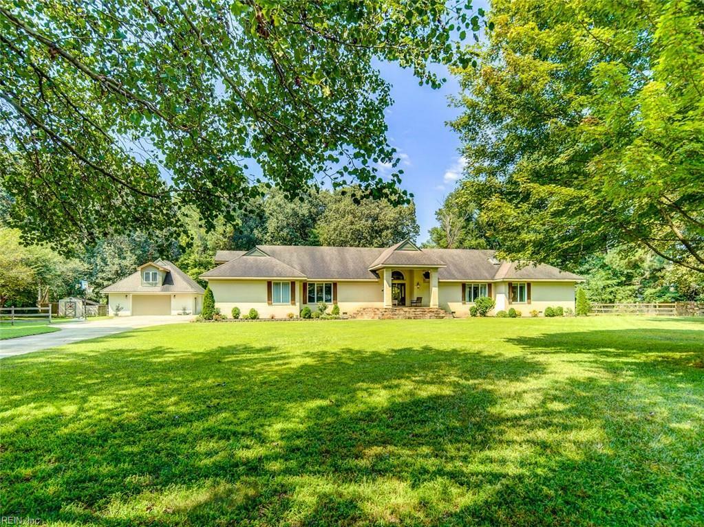 Property Photo: 604 Fairfield Dr VA 23322