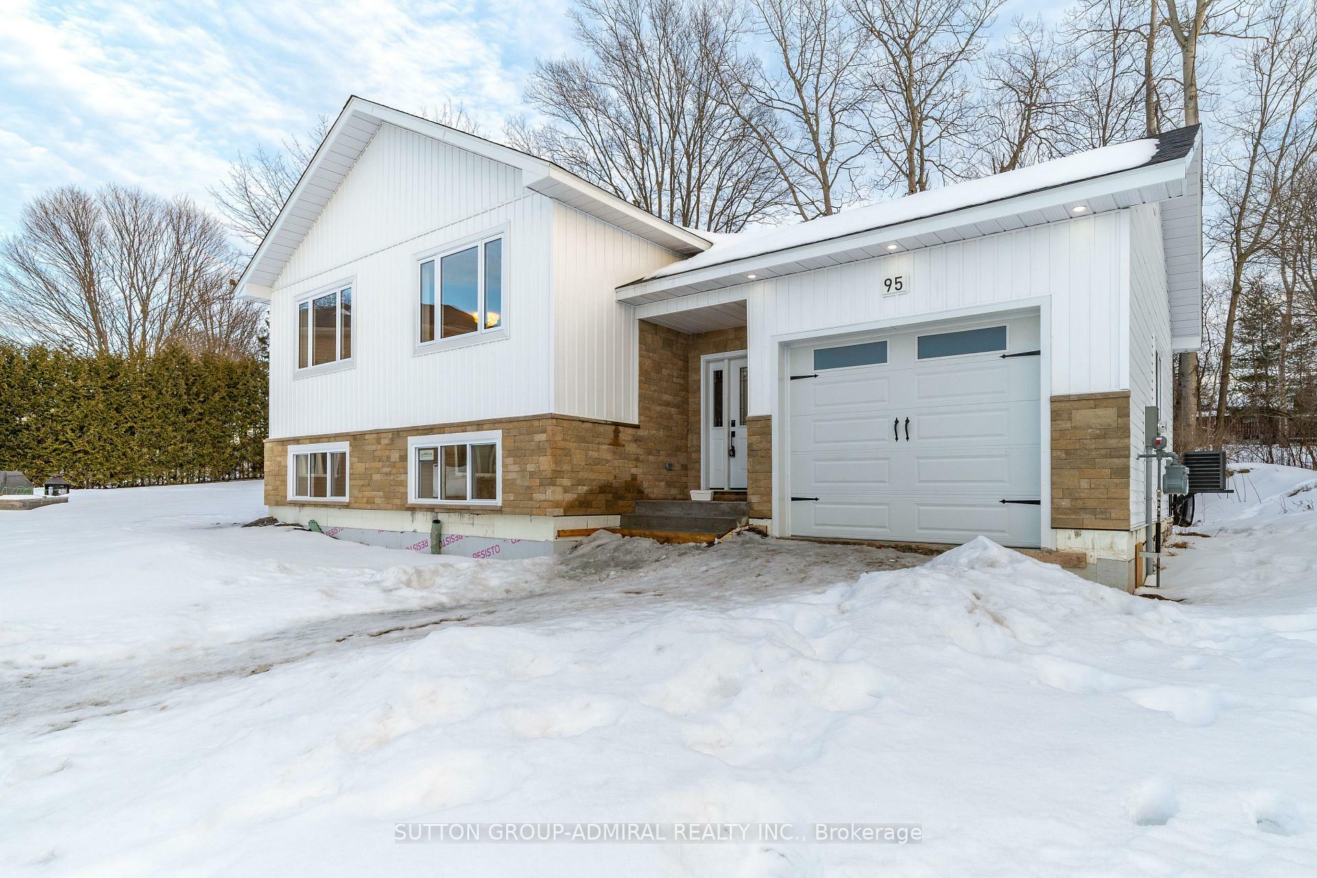 Property Photo: 95 McCabe Street ON K7R 3C8