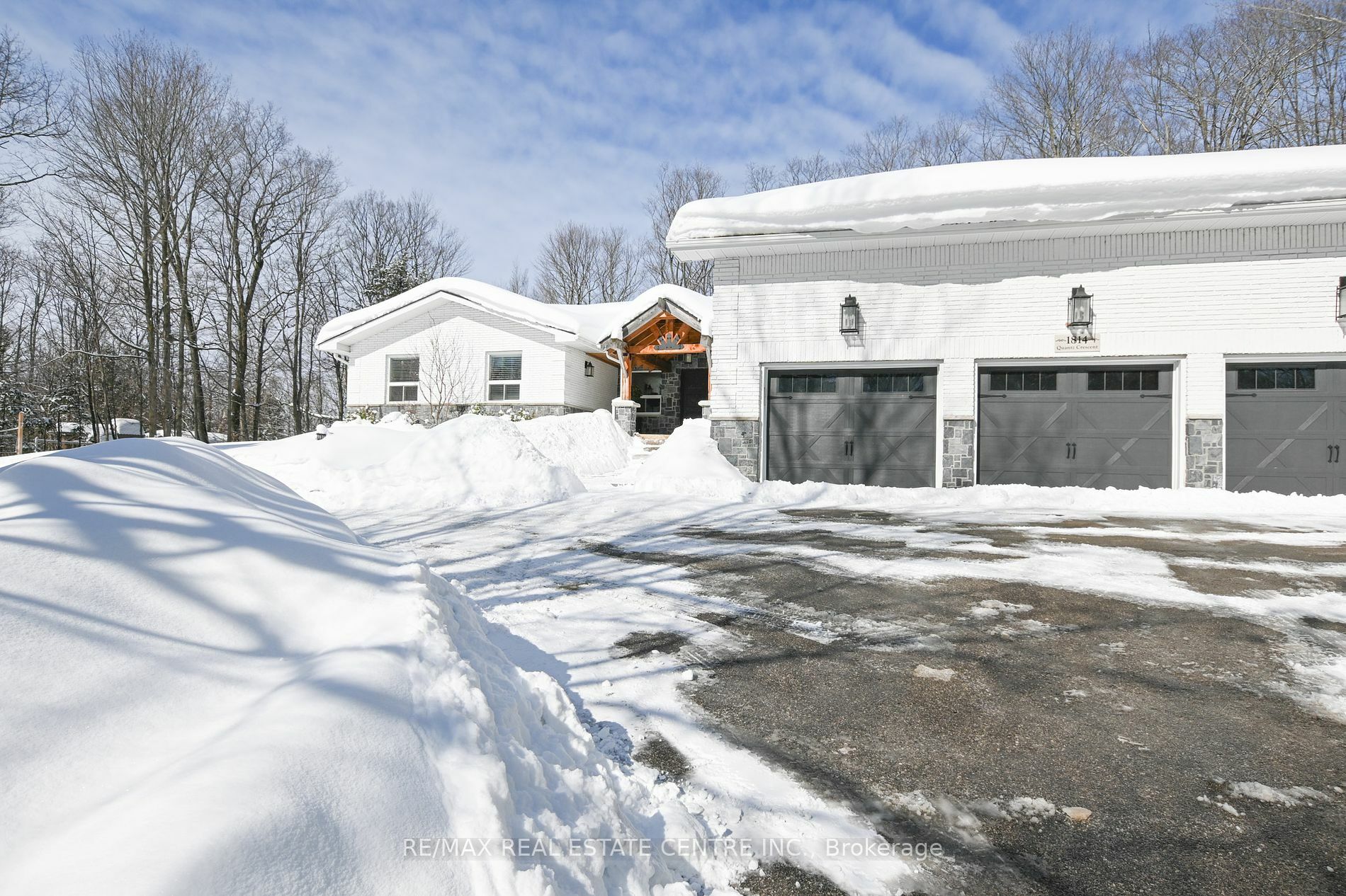 Property Photo:  1814 Quantz Cres  ON L9S 1X2 