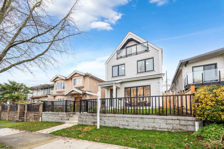 Property Photo:  65 E 58th Avenue 1  BC V5X 1V7 