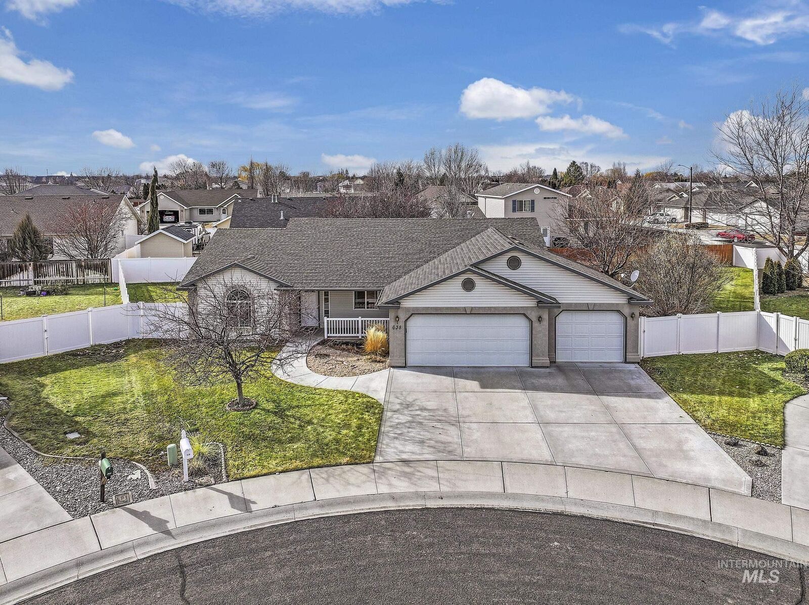 Property Photo:  638 Northern Pine Ct  ID 83301 