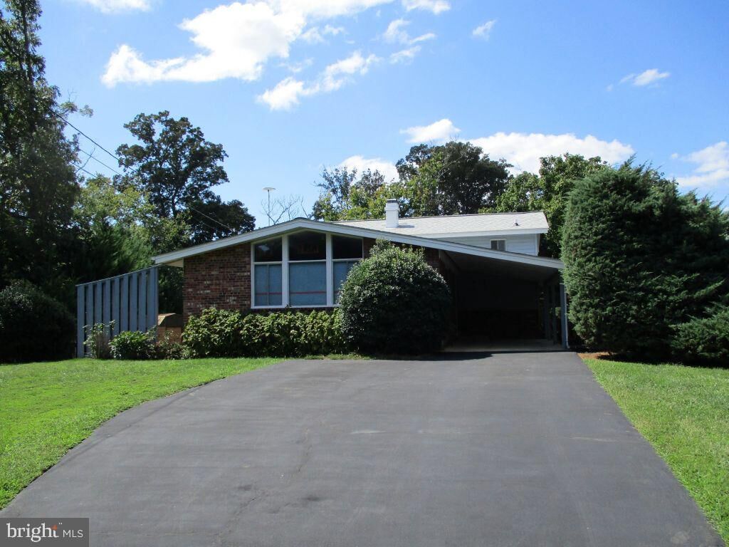Property Photo:  8900 Beauchamp Drive  VA 22309 