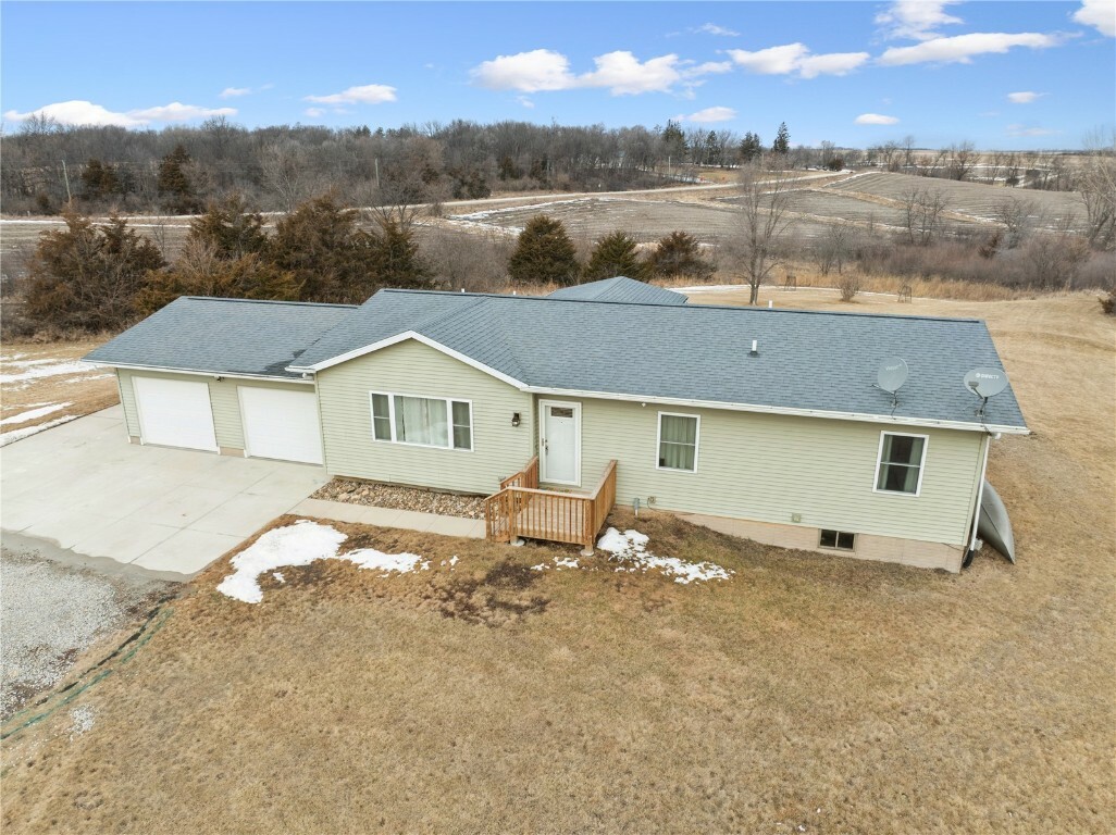 Property Photo: 2875 58th St IA 52349