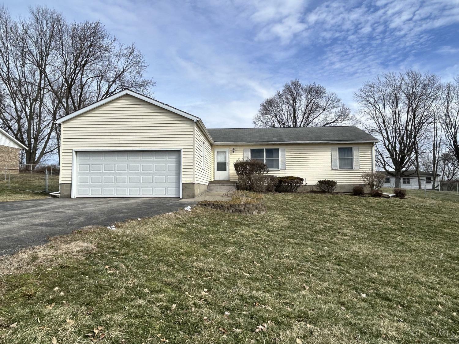 304 Kayrean Place  Hillsboro OH 45133 photo