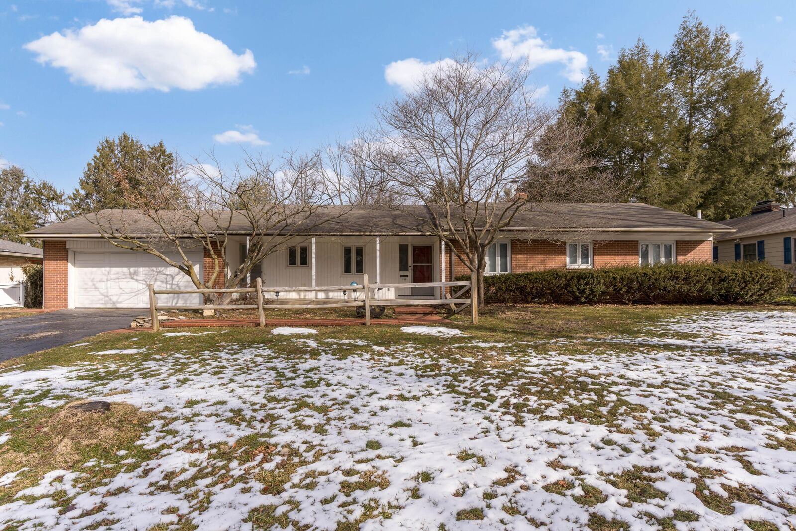 Property Photo: 188 Croswell Road OH 43214