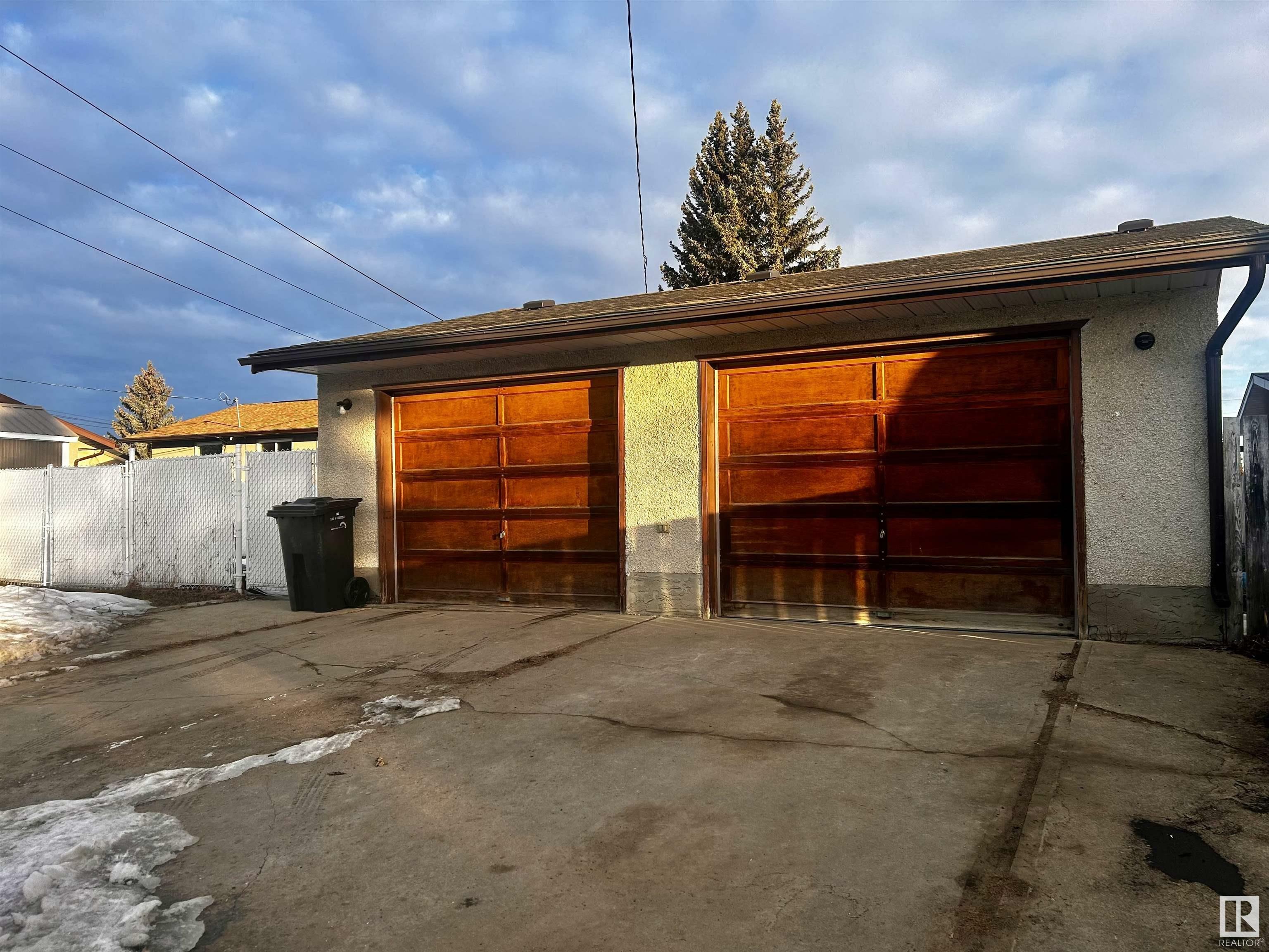 Photo de la propriété: 4517 44 Avenue AB T7A 1G7