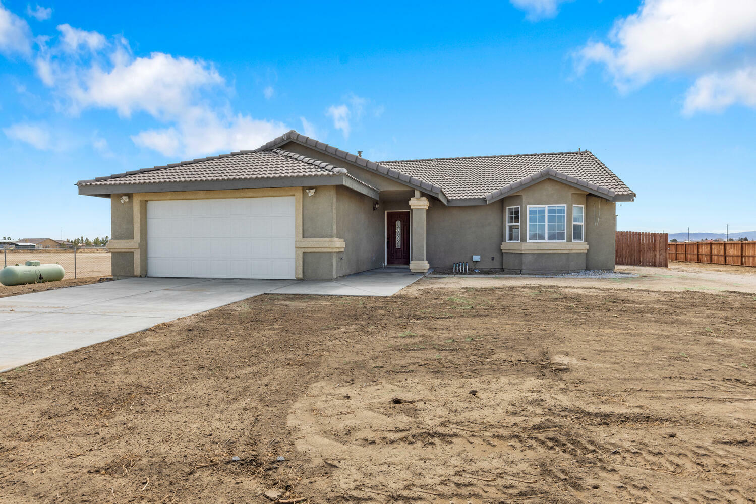 Property Photo: 6914 Roland Avenue CA 93560