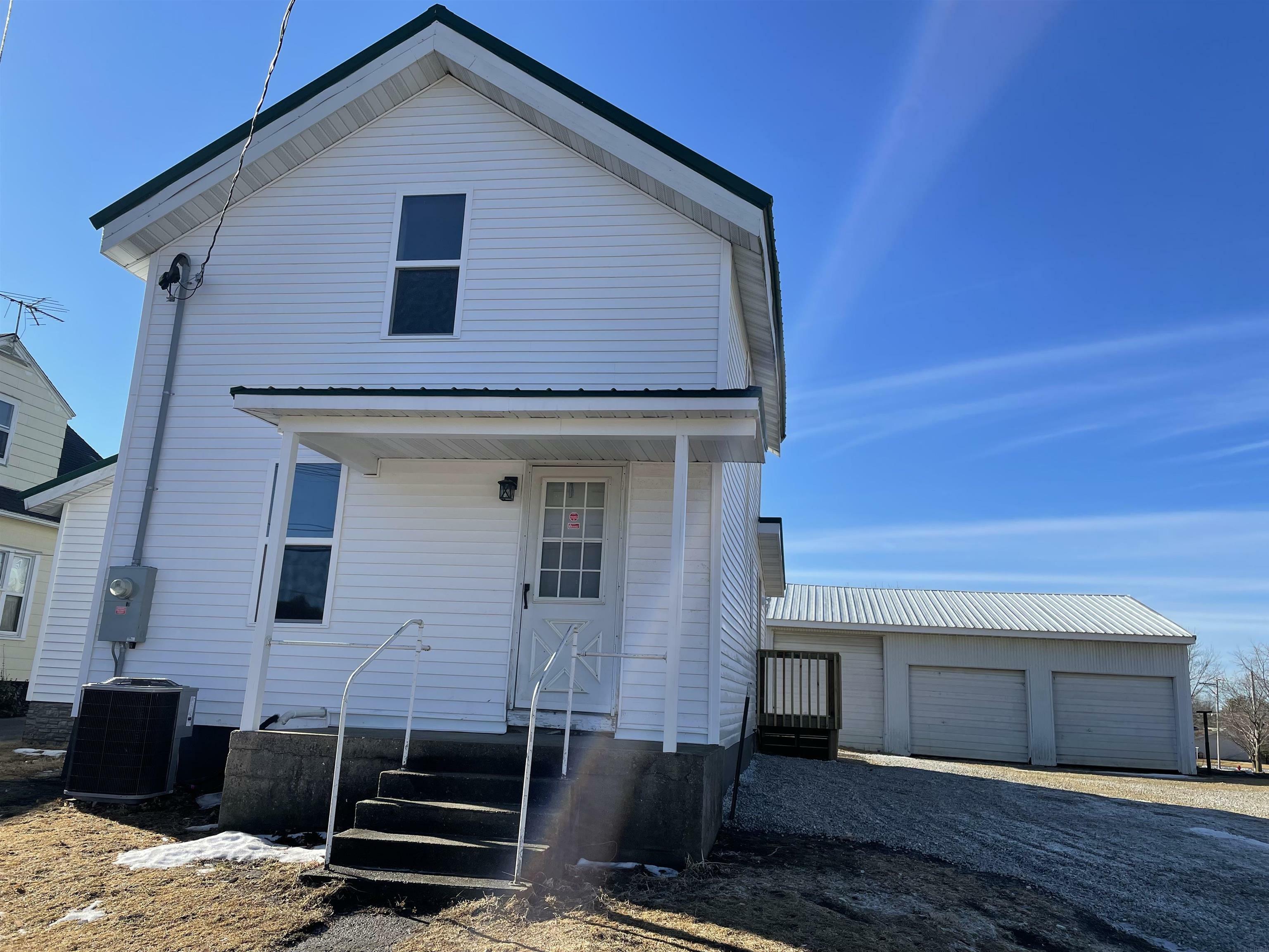 Property Photo: 206 E Mission Street IA 52076