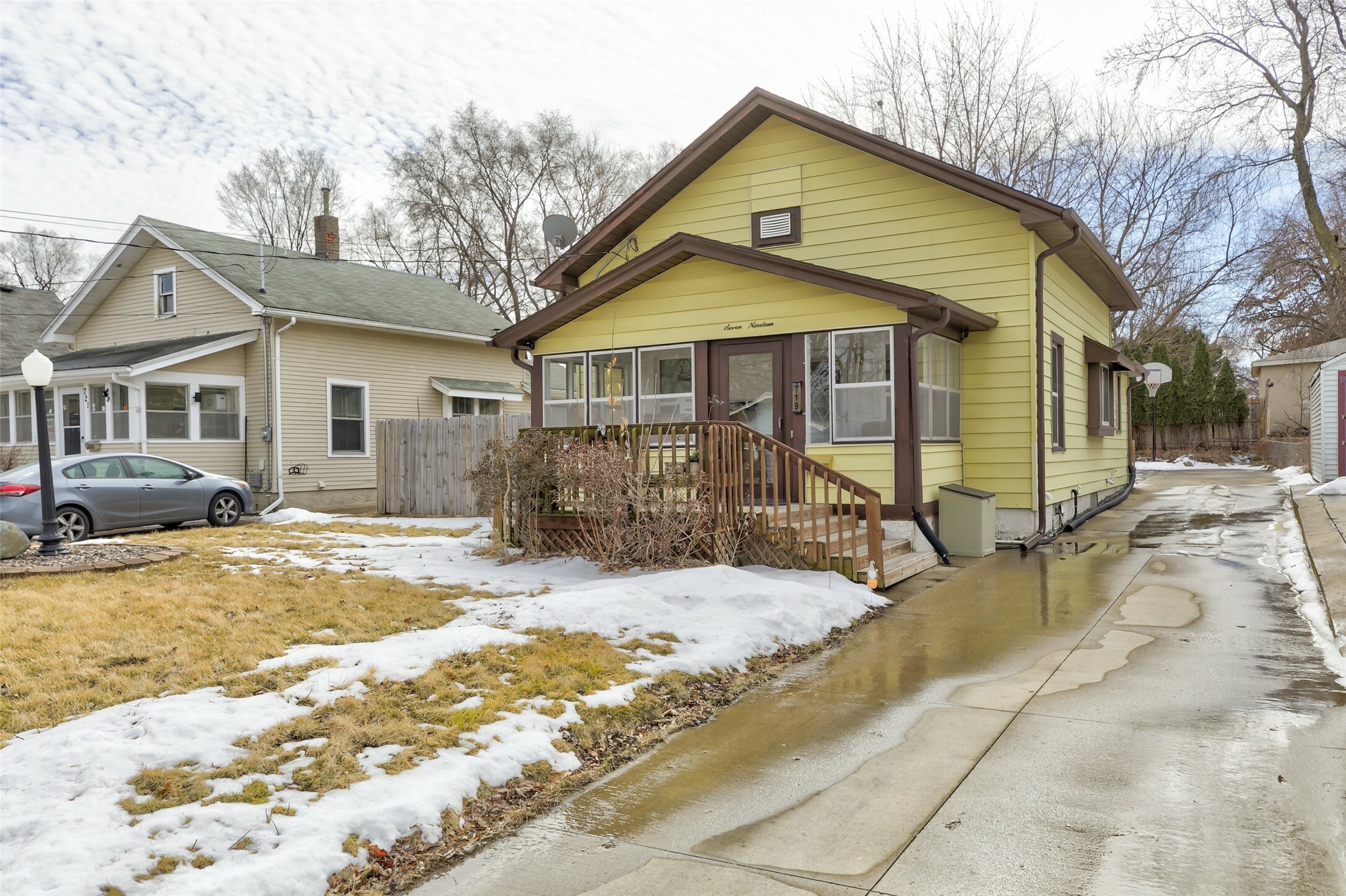 719 Grandview Avenue  Des Moines IA 50316 photo